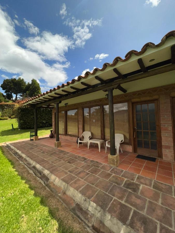Hotel, Bungalows, Chalet Y Cabanas Aventura Park Villa De Leyva La Periquera Extérieur photo